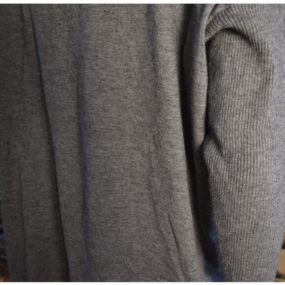 THML Gray Crochet Neckline Soft 3/4 Sleeve Lightweight Sweater Size L - Picture 5 of 8